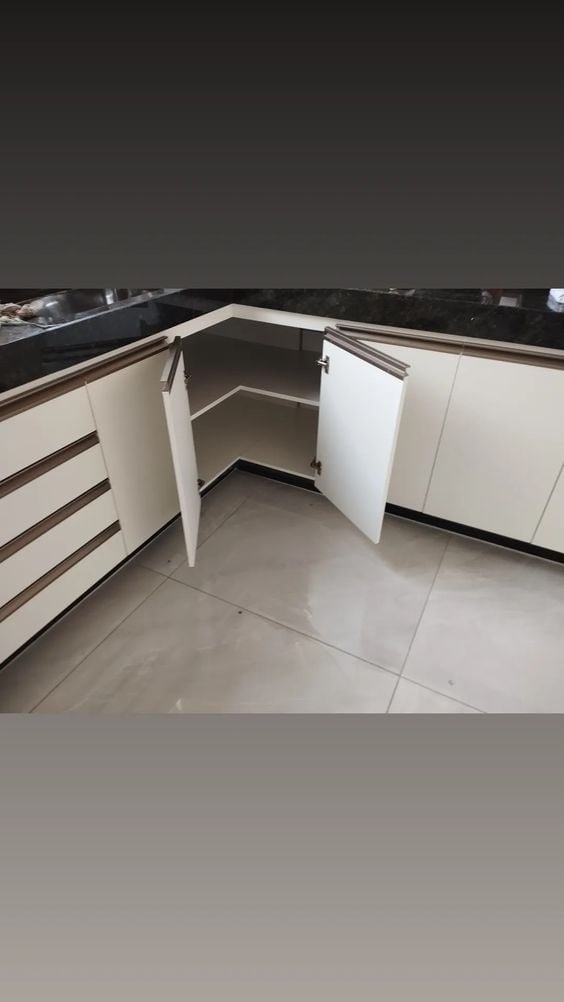 Armários de cozinha brancos